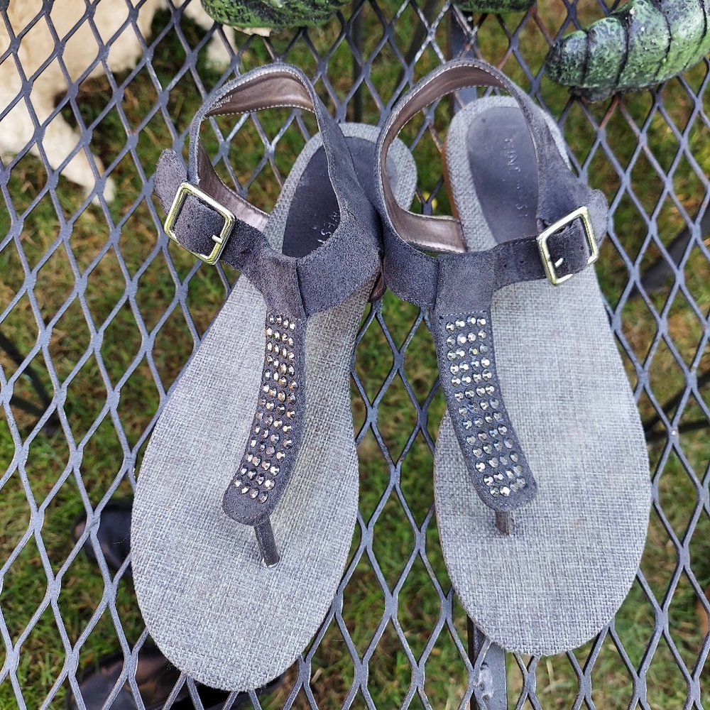NW Leather Suede T-Strap Embellished Sandal Sz 8